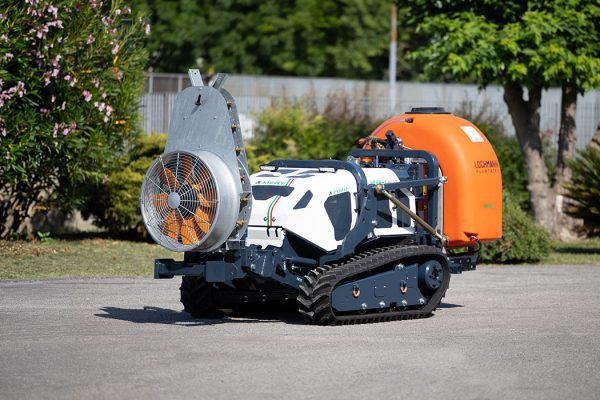 L’atomizzatore per robot portattrezzi è progettato per trattamenti fitosanitari in vigneti, frutteti e colture specializzate.