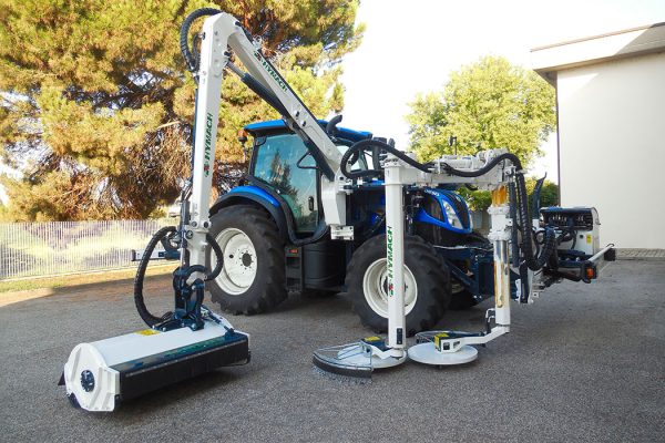 Macchina decespugliatrice tagliaerba Hymach con sistema automatico di aggiramento ostacoli verticali